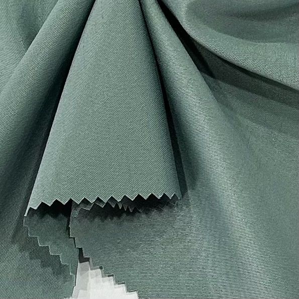 98% polyester 2% spandex cationische polyester stof 137GSM geverfde bamboe blok weefsel elastische twill
