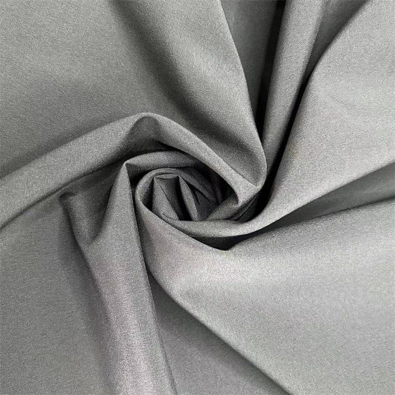 Vlammen van polyester 150D weeftrekstof 150D*150D+40D 98% polyester 2% spandex 166GSM